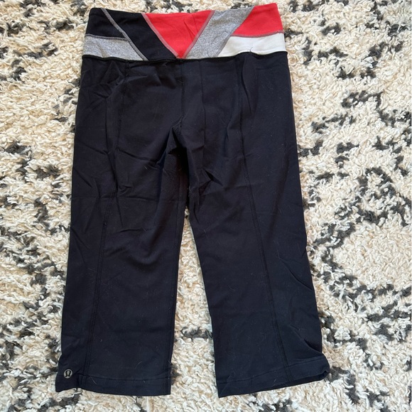 Lululemon capri pants size 6 - Picture 3 of 5